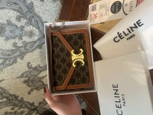 Çanta yenidir. Heç istifade o.I torbasi ve senedi var. çantadır.Çatdırılma metrolara