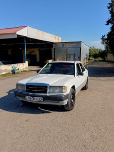 Mersedes-Benz 200, 1989-cu il