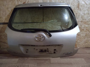 Toyota arxa qapı