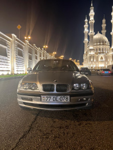 BMW 320i