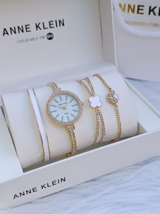 Anne Klein S944