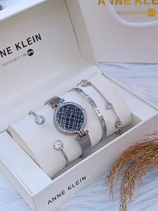 Anne Klein S902