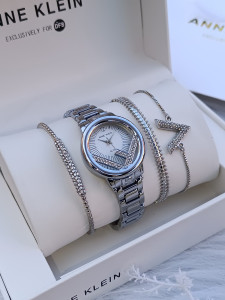 Anne Klein S857