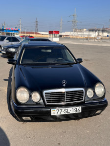 Mercedes E 240, 1998-ci il