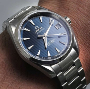 Omega Q2