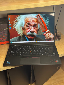 Lenovo ThinkPad X1 Carbon Gen 9 noutbuk