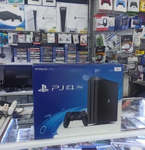 Sony PlayStation 4 Pro 1TB